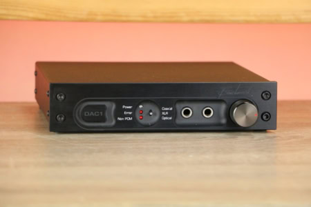 Benchmark DAC1